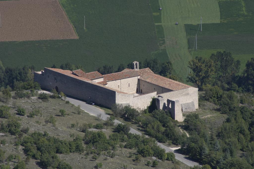 Monastero Fortezza Di Santo Spirito Hotel Fossa Exterior photo